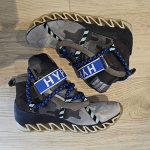 Bernhard willhelm x camper together Himalayan size 10